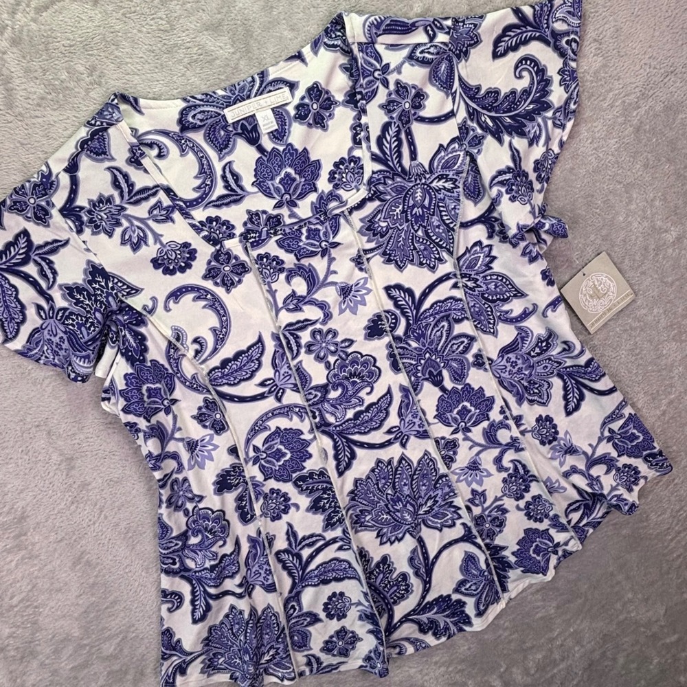 NWT Juniper + Lime Women Blouse Sz XL Ivory Blue Floral Paisley Flutter Sleeve